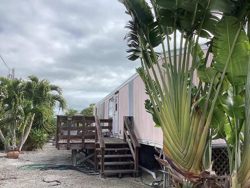 1st image of 264 Mars Ln