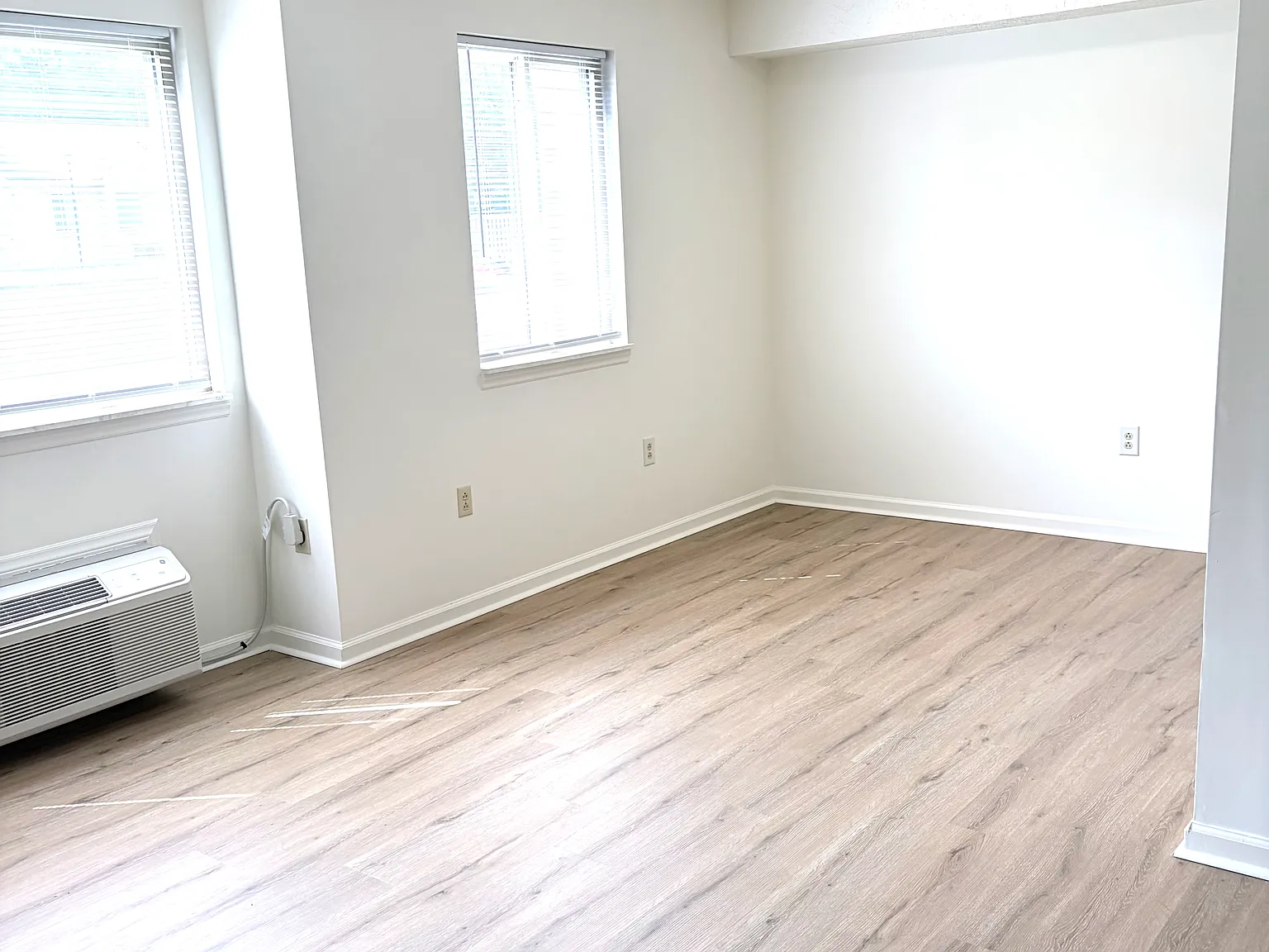 2 bed, $925 — Photo 4
