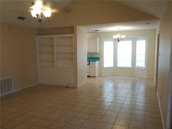 5th image of 1745 Triple Crown Dr