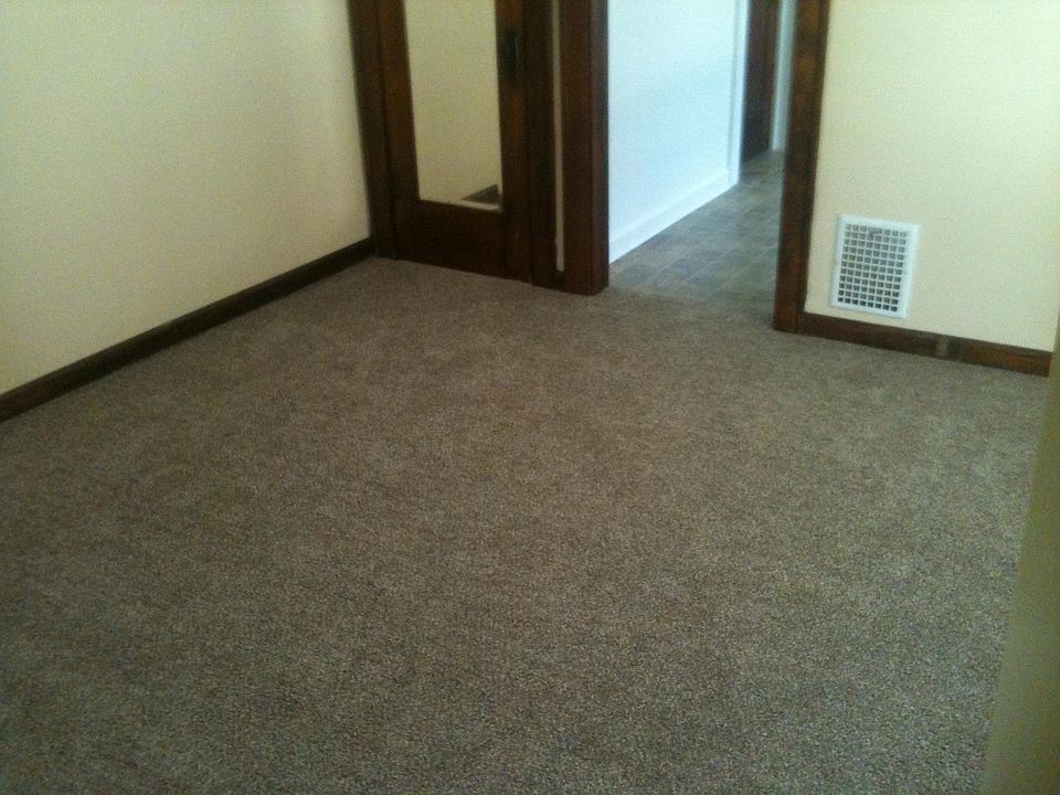 2nd image of 812 N Emerson Ave