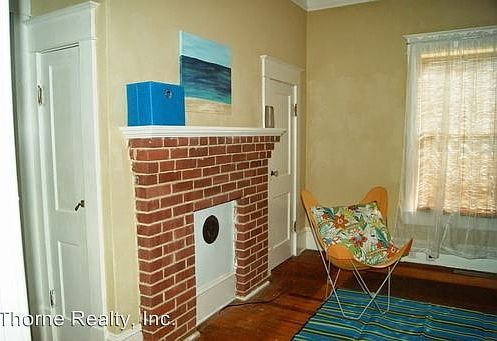 5th image of 107 W Green St