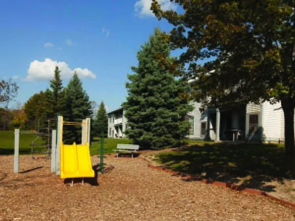Pineshores Apartments — Photo 3