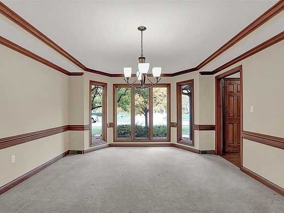 4th image of 5364 Woodfield Dr N