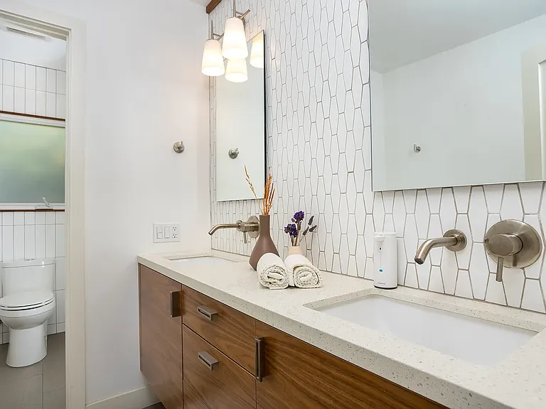 5802 S 13th Ave — Photo 9