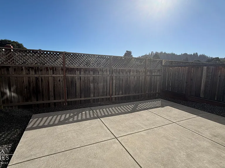 425 Kylie Ln — Photo 26