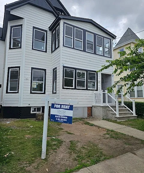 53 Marsellus Pl #2 — Photo 1