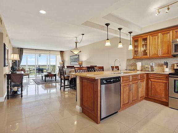 3rd image of 605 Oaks Dr APT 1008