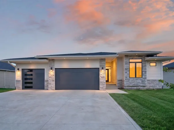 125 NW Alderleaf Dr, Waukee, IA 50263