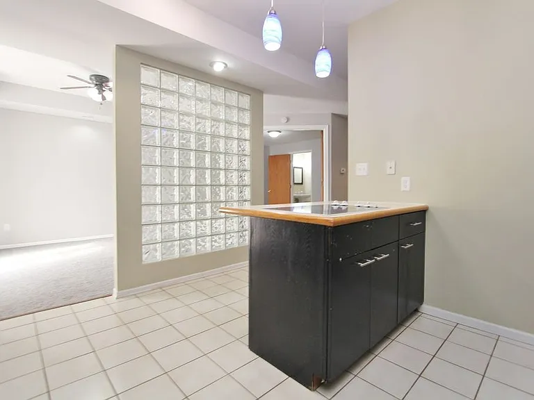 Kitchen to Dining room