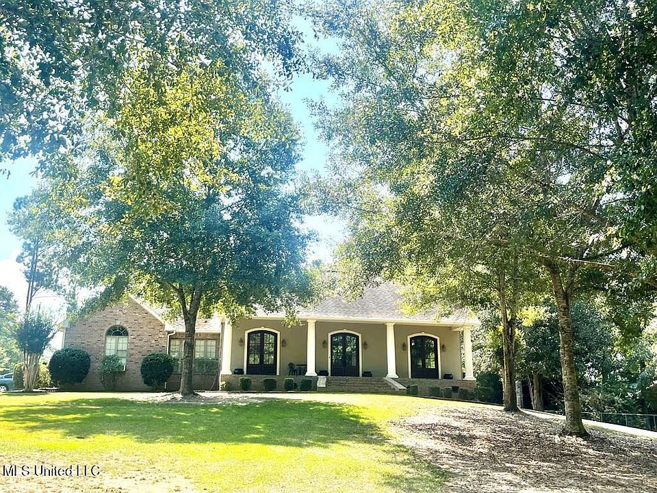 1st image of 102 Nutbush Dr