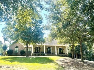 102 Nutbush Dr, Carriere, MS 39426