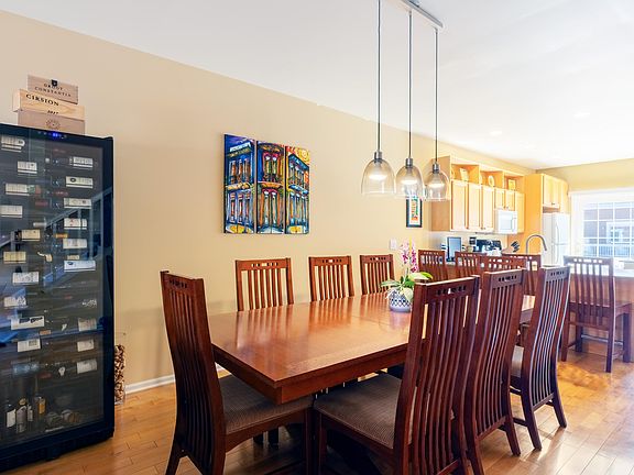 5th image of 717 Water St #4