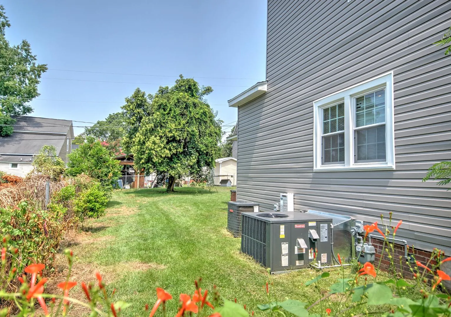 809 Ohio St — Photo 2