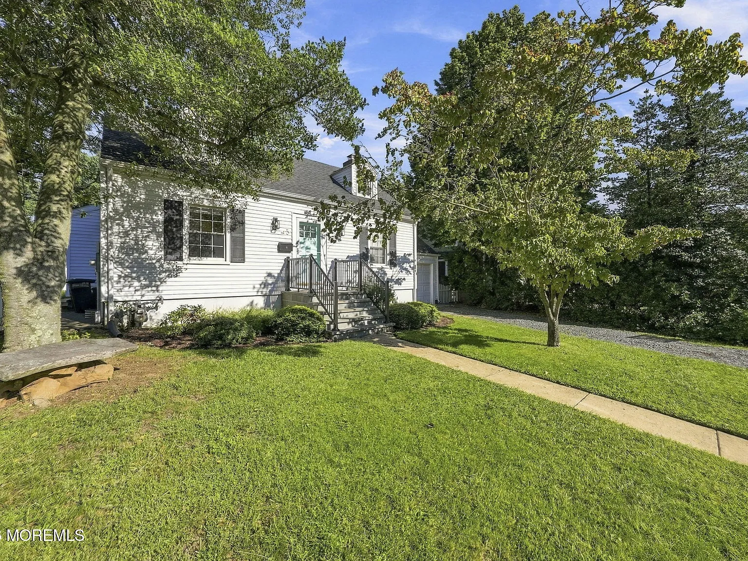 4 bed, 1393 sqft, $5,750 — Photo 2