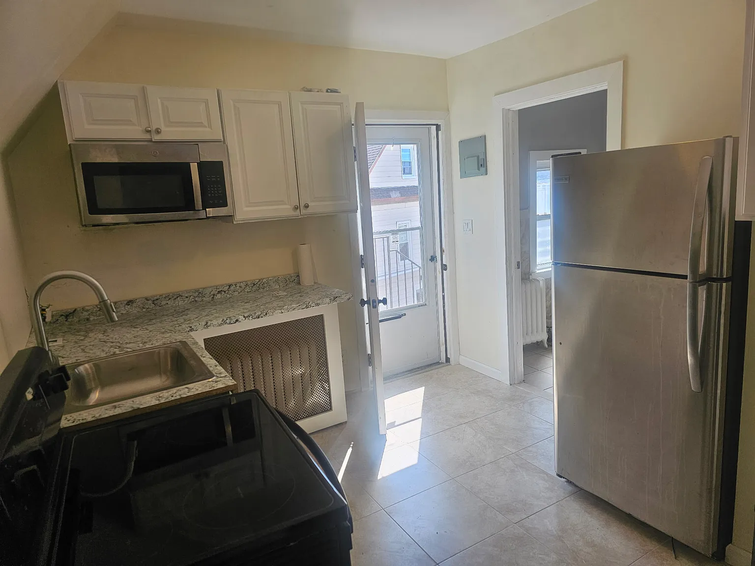 1 bed, 700 sqft, $2,300 — Photo 4