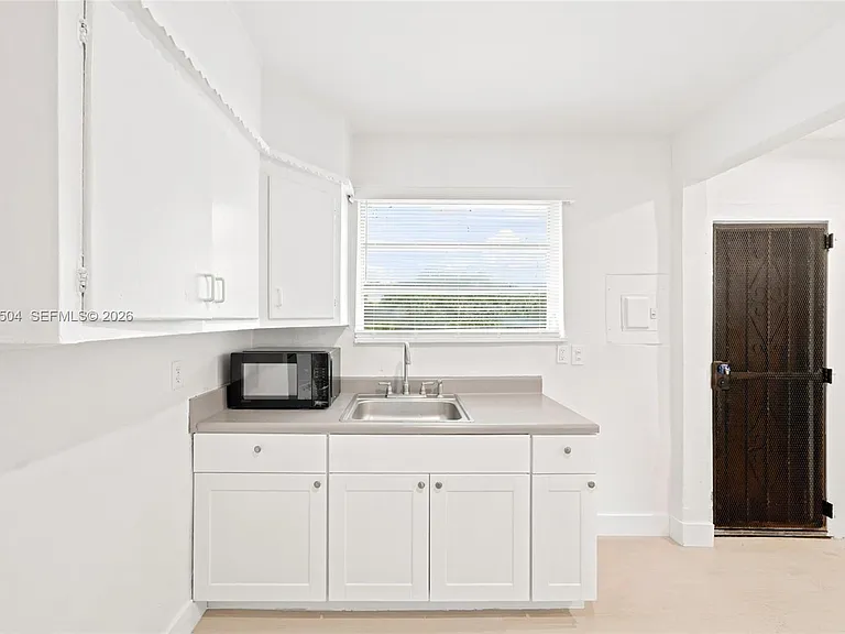 125 NE 56th St #1 — Photo 12