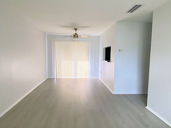 4th image of 1114 Amble Ln #1