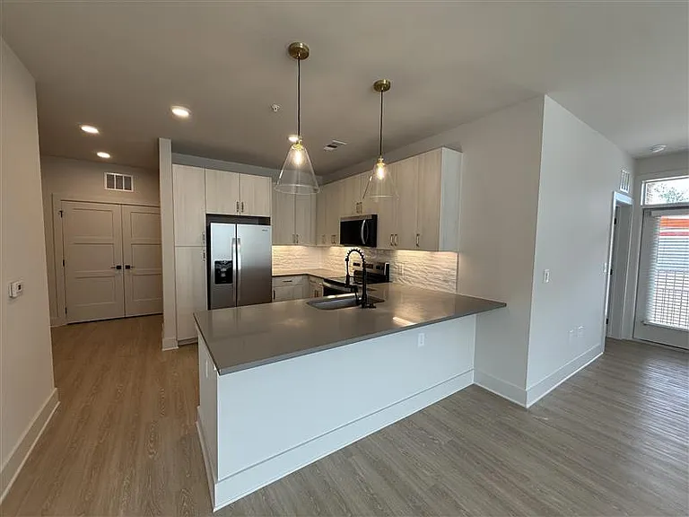 District on the Etowah Apartments — Photo 1420