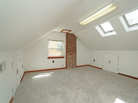 4th image of 2410 Hudson Ave