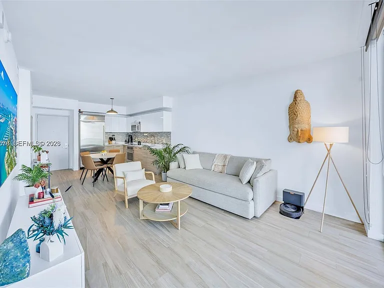 1300 Brickell Bay Dr #2104 — Photo 5