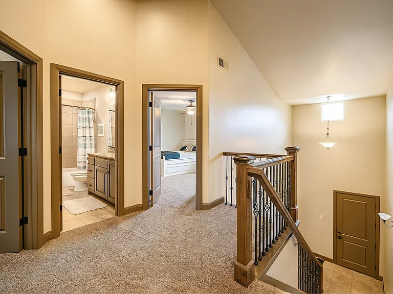 E Torrey Pines Dr — Photo 18