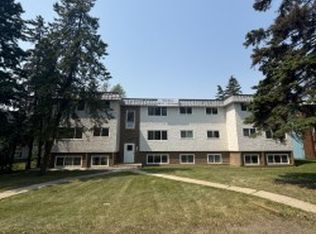 9610 149th St NW #2, Edmonton, AB T5P 1J9