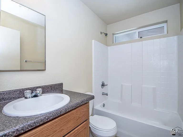 3657 S Benson Ave — Photo 11
