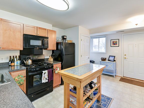 3rd image of 1401B N Van Dorn St Unit B