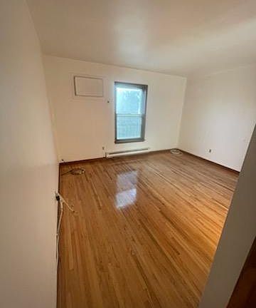 2nd image of 839 Forest Ave