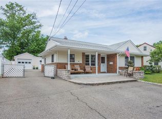 35 Runyon Ave, Edison, NJ 08817