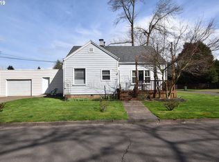 914 Bryan St, Woodburn, OR 97071