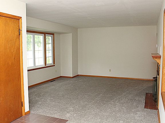3rd image of 3012 Midland Dr