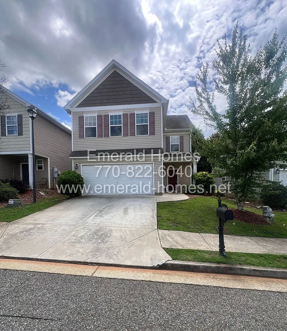 Your Dream Home Awaits in Alcovy Falls! — Photo 1