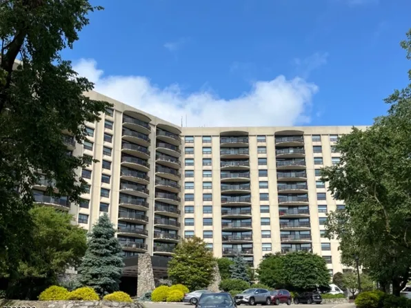 2 Claridge Dr #7 IE, Verona Twp., NJ 07044
