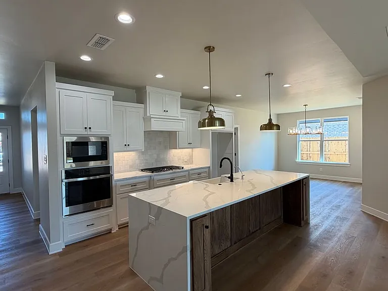 7802 Enderby Ln — Photo 4