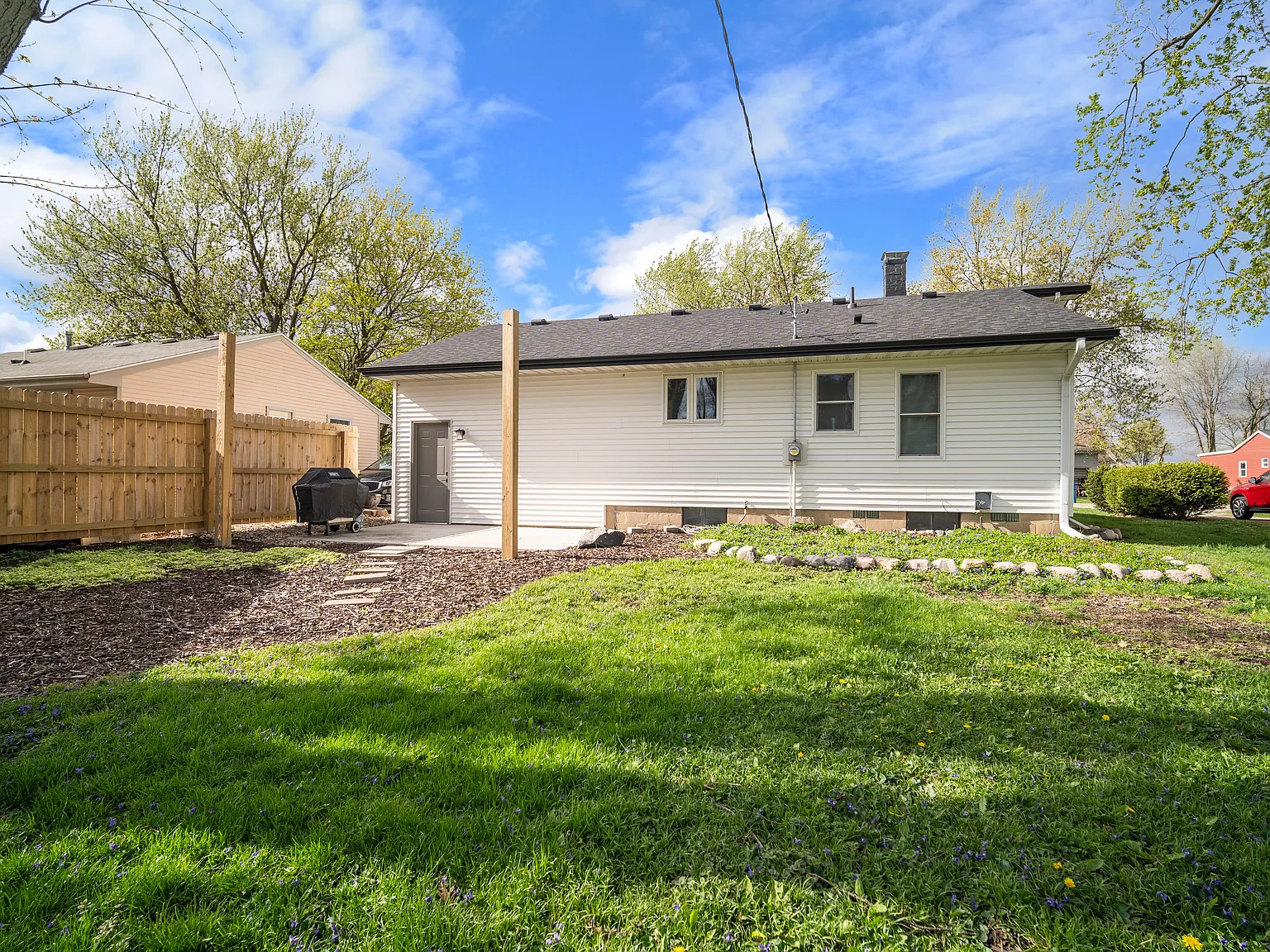 2 bed, 1000 sqft, $1,300 — Photo 4