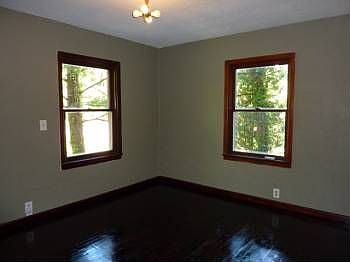 3rd image of 2006 SE Benson Pl