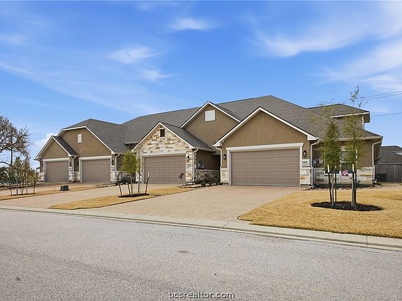 3rd image of 3822 Alamosa St