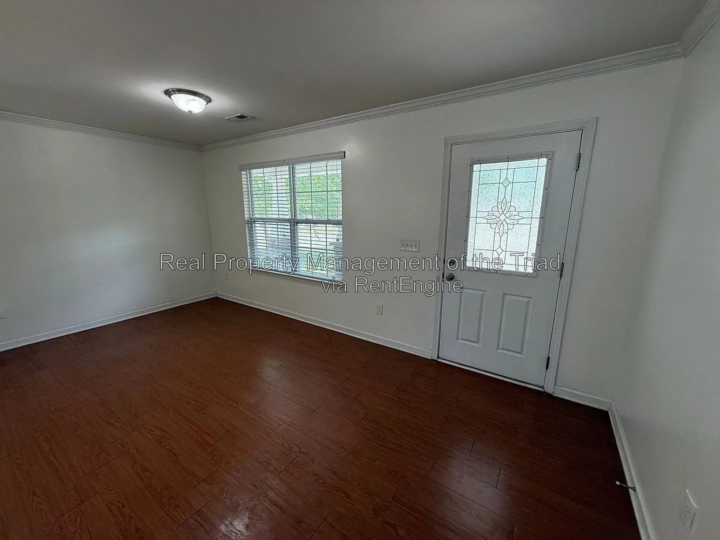 4 bed, 2.5 bath, 2800 sqft, $2,495 — Photo 3