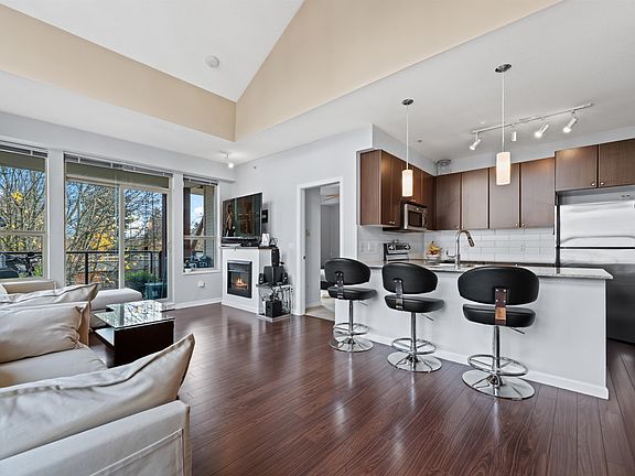 3rd image of 2484 Wilson Ave #414