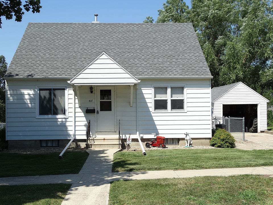 1st image of 407 D Ave