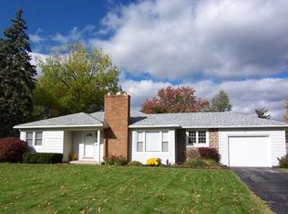 54 Highledge Dr, Penfield, NY 14526