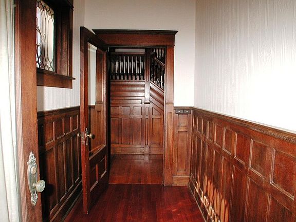 2nd image of 919 W Moss Ave APT A