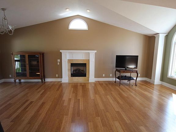 4th image of 7190 Shalimar Dr NE