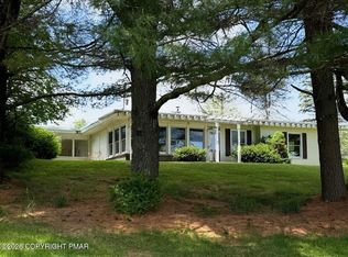 193 Country Club Dr, Thornhurst, PA 18424