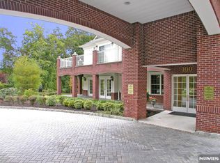 80 Ridgewood Rd APT 300, Township Of Washington, NJ 07676