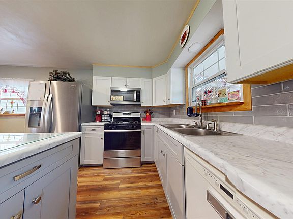 3rd image of 613 Mason St