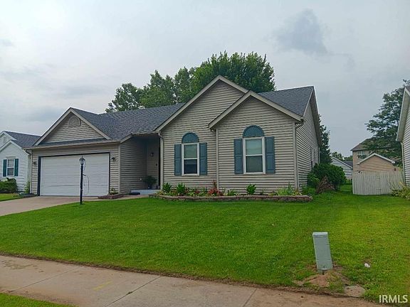 2nd image of 3318 Stone Briar Dr