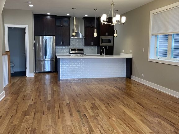 3rd image of 2836 N Kedzie Ave #1R