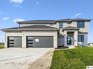 11746 S 124th Ave, Papillion, NE 68046